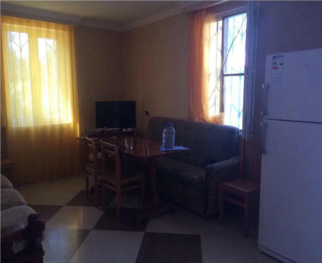 Elene Apartment Ureki Bagian luar foto